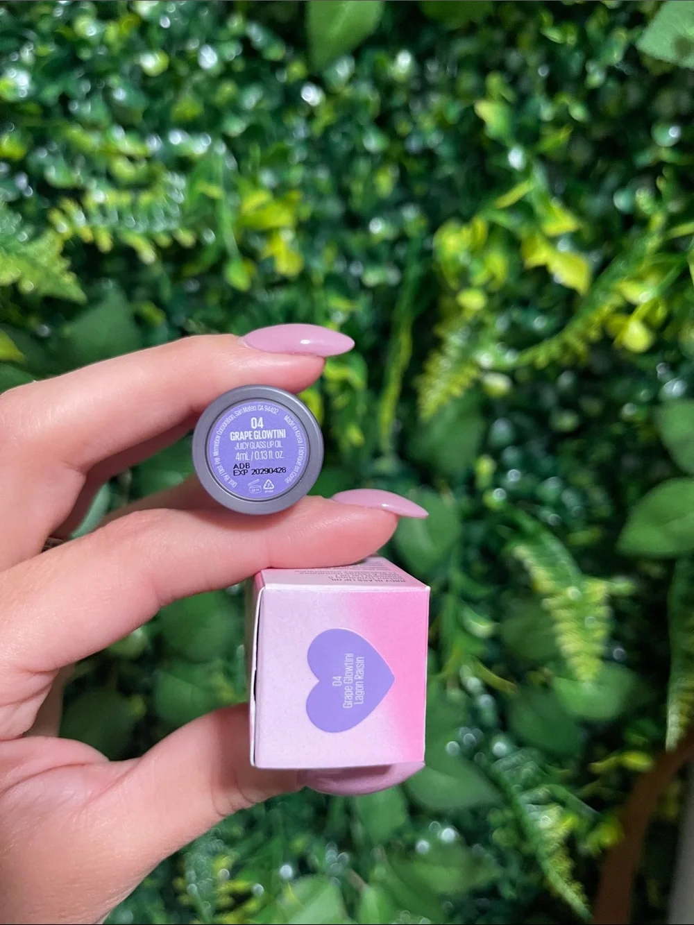 Kaja Juicy Glass Hydrating Lip Oil - Grape Glowtini 04